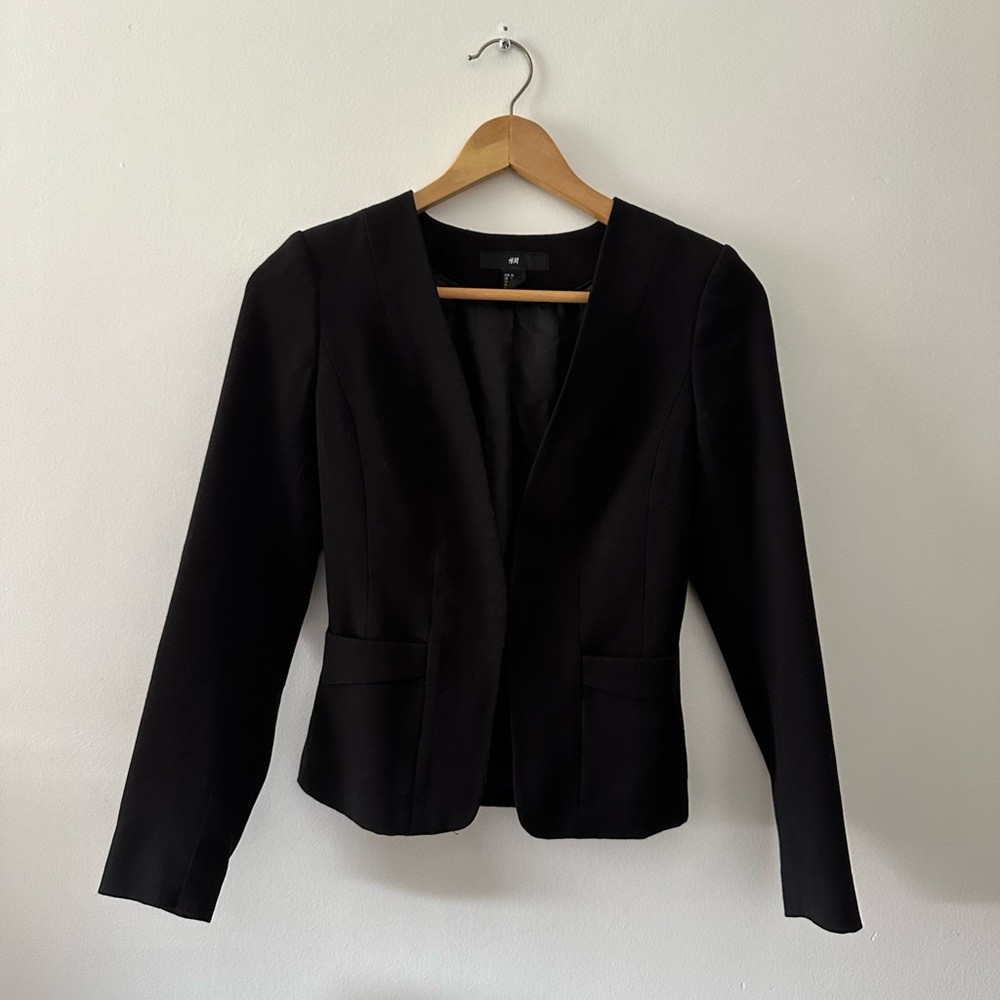 HM black blazer